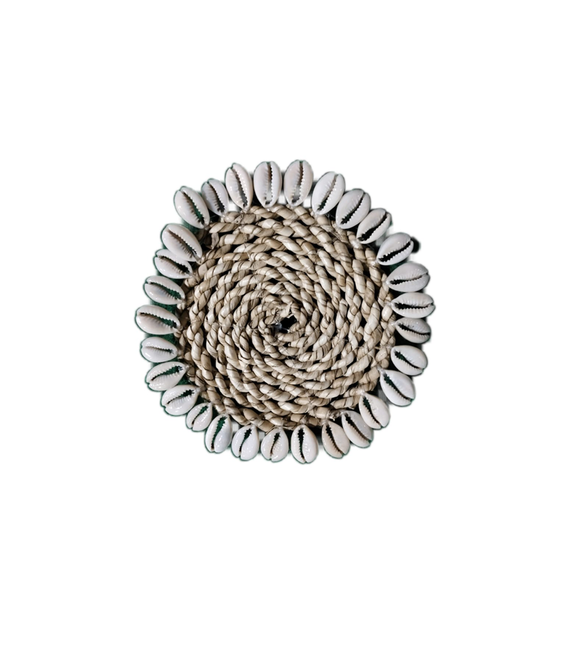 ed0wmruzpfti5y2gsitbxdmv-large-1.png Serenade Woven Round Coaster with Shell Trim – Light Woven - Image 1